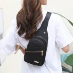 Women's single-shoulder chest bag, 1 unit - Image 9