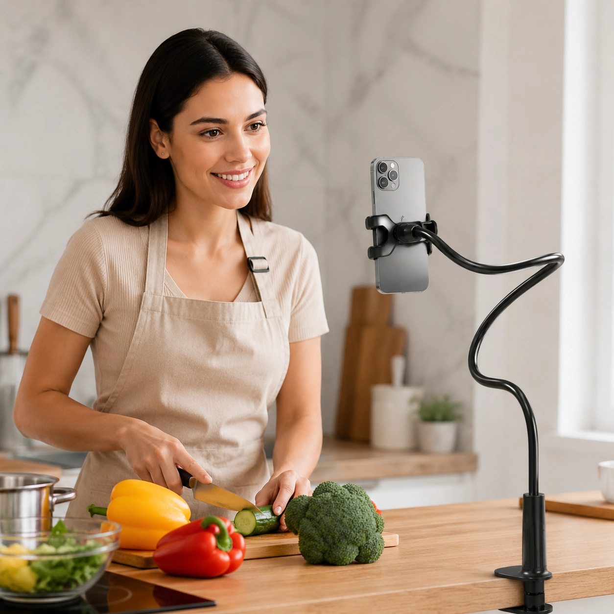 19 360° Adjustable Gooseneck Holder for Phones And Tablets - Image 1