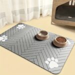 Quick-drying diatomaceous earth pet feeding mat with paw print design, 1 unit - Image 3