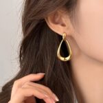 Vintage Geometric Gold Dangle Earrings for Women - Image 2
