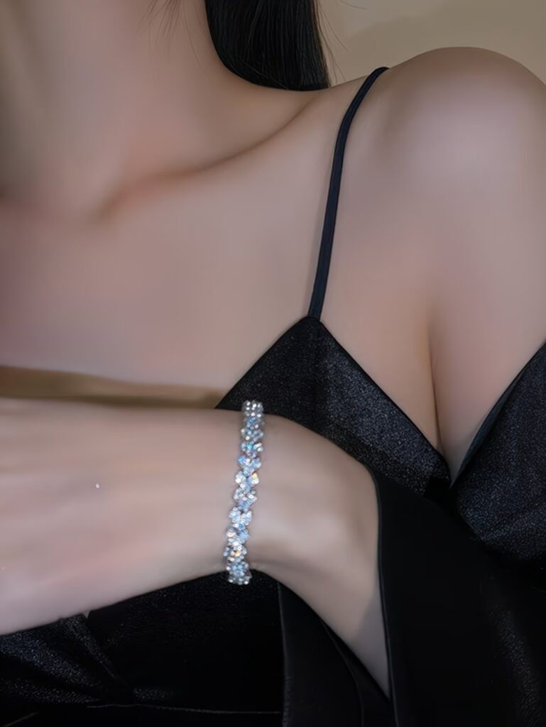 1pc Luxurious High-End Love & Rhinestones Decoration Shiny Bracelet – Elegant Daily Wear for Women