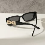 Women's Vintage Retro Anti-Reflective Fashion Glasses - Image 3