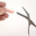 Precision Eyebrow Comb with Built-In Scissors – Stainless Steel Brow Trimming Tool with Random Postcard - Image 6
